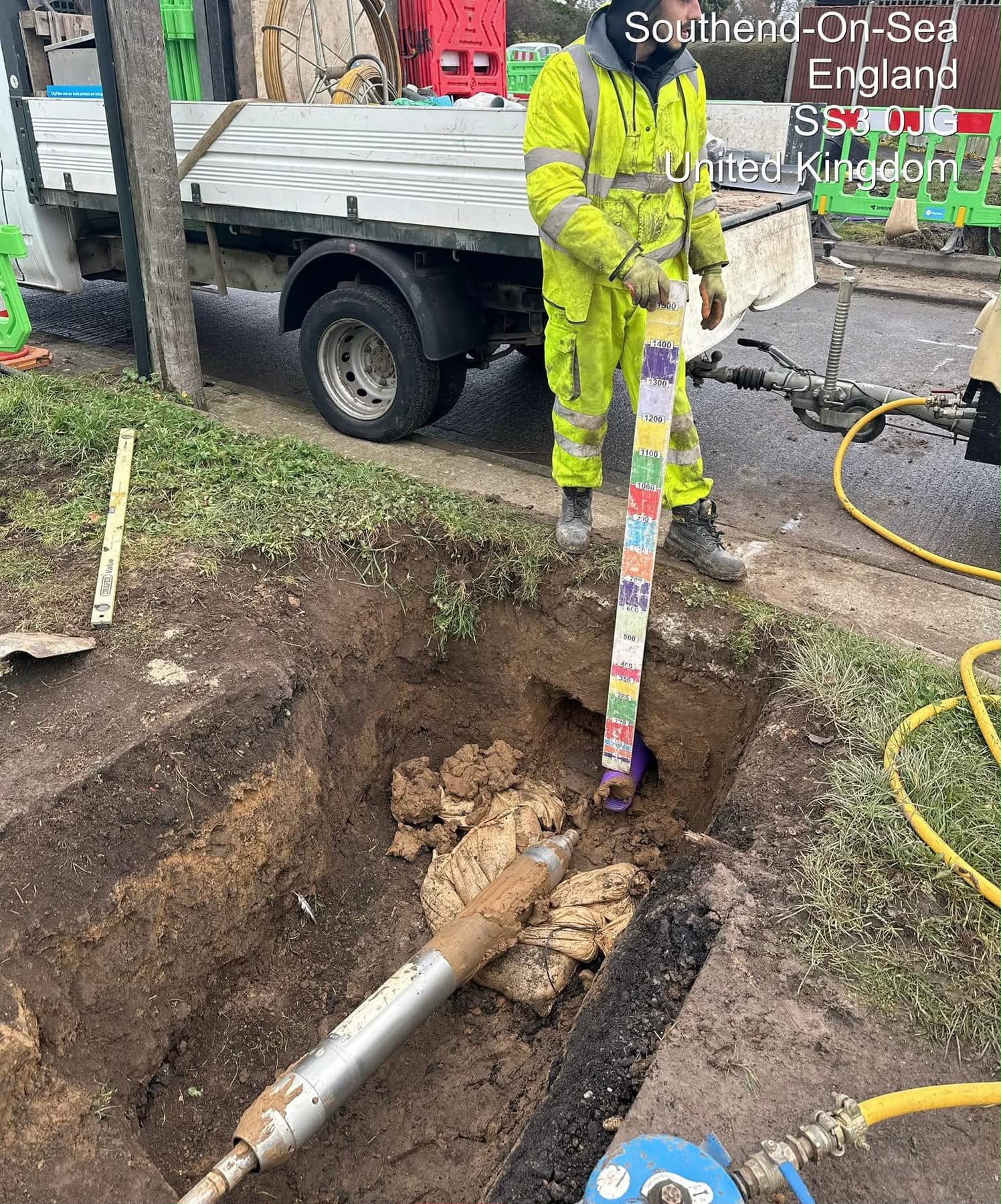 Grundomat trenchless mole at a utility crossing